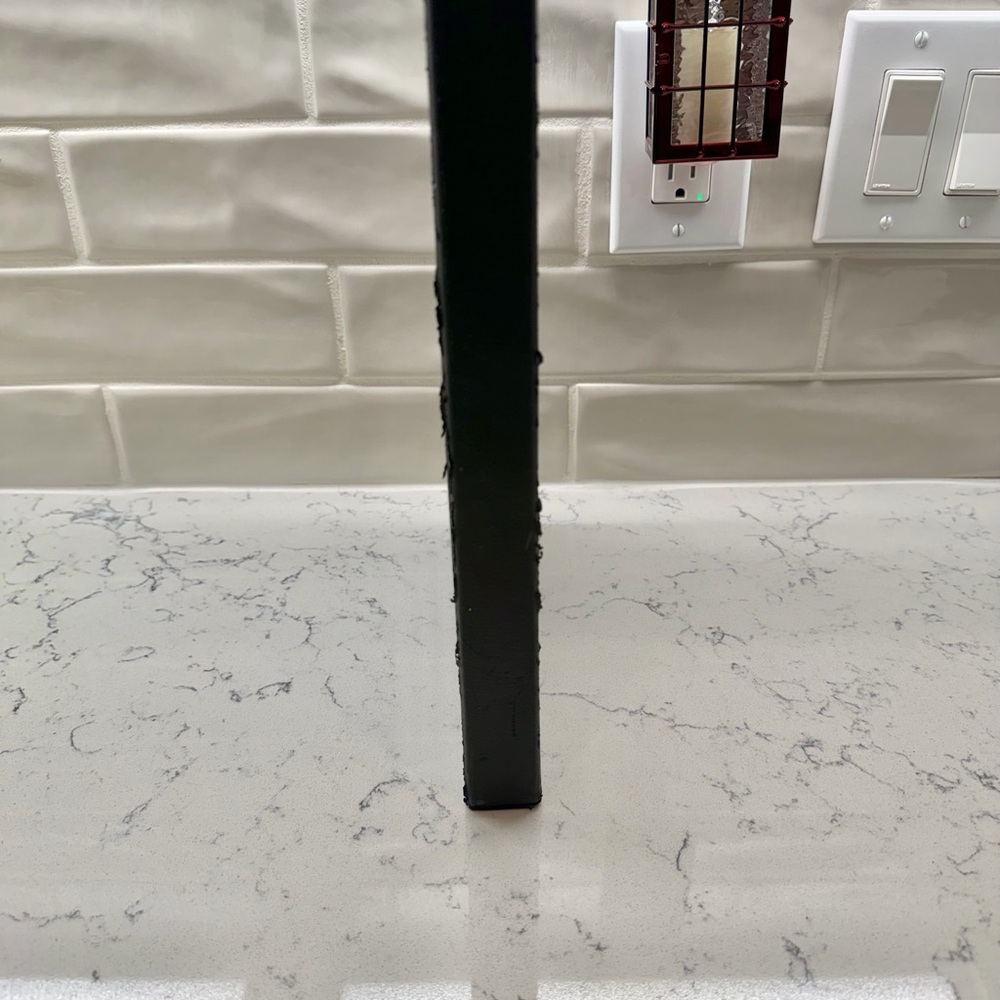 Apple 12.9” iPad Pro 128 GB (2nd Generation) Tablet in Gold comes with 2 cases. - Picture 6 of 16
